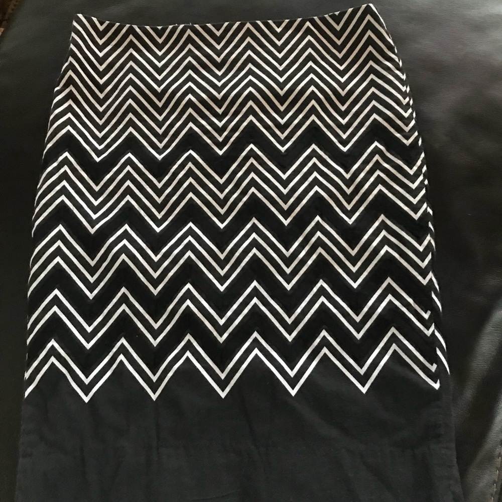 White House black market Skirt